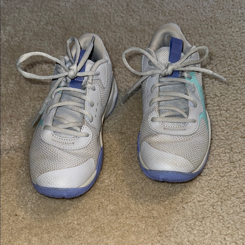 EUC- Under Armour Girls Gray and Blue Basketball Shoes Size 3